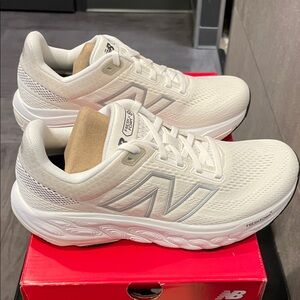 New Balance Women’s running shoe size 7 medium  Athletic Sneakers